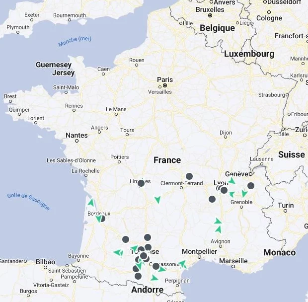 Carte de France indiquant les emplacements d'activité d'Innovia Transport avec des points marqués, indiquant une couverture logistique à l'échelle nationale.